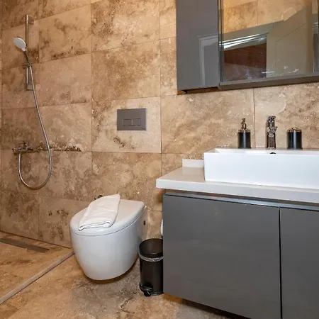 Βίλα Arzu - 3 Bedroom In Kayakoey Oeluedeniz