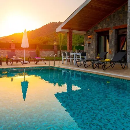 Βίλα Arzu - 3 Bedroom In Kayakoey Oeluedeniz Φετιγιέ